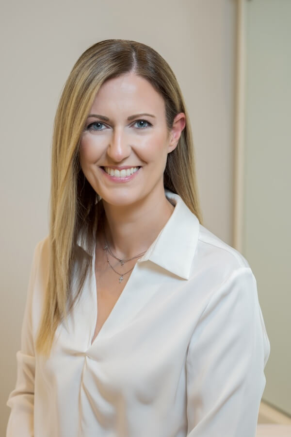 ogologos_pathologos_thessaloniki_dimitra_stamati_office_personal