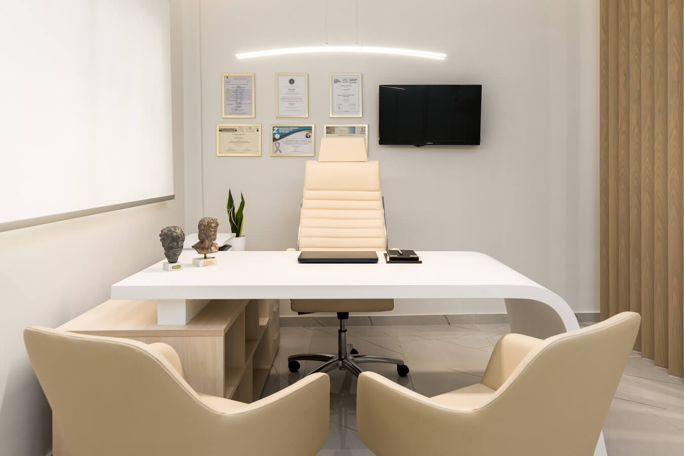 ogologos_pathologos_thesslaoniki_dimitra_stamati_office_front